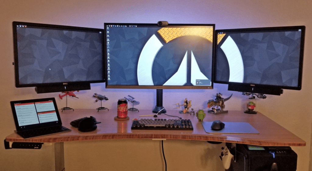 Things to Keep in Mind When You Are Trying to Mount Triple Monitors 