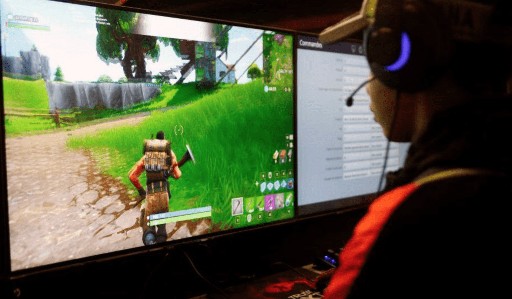 Why Online Gaming Is More Challenging Than Offline