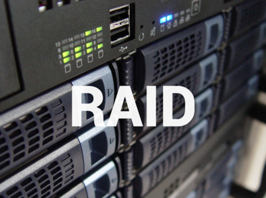 What are some differences between RAID 0 and RAID 1?