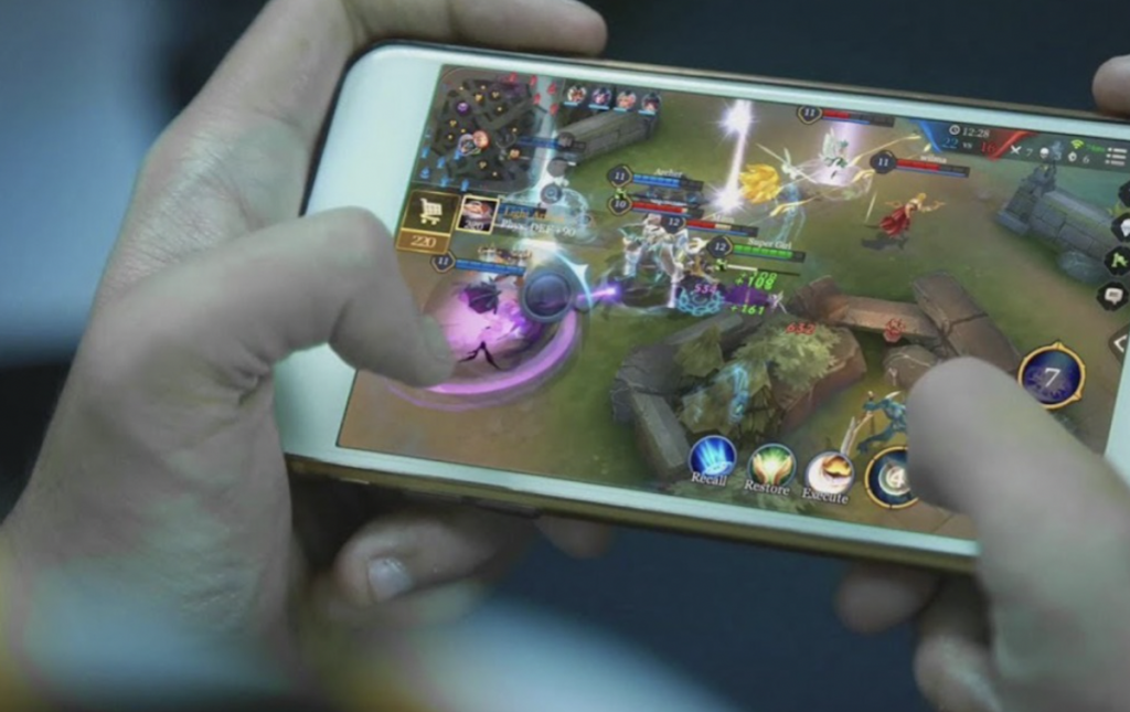 4 Tips to Get Better at Mobile Gaming