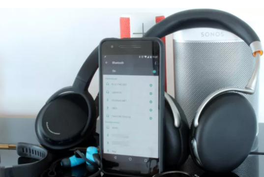 Bluetooth Speakers vs Headphones