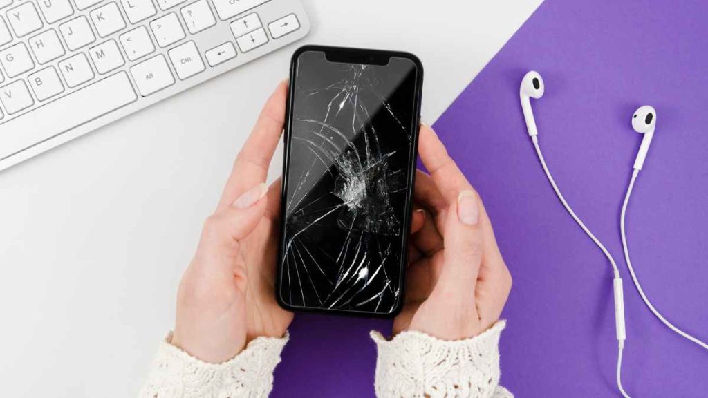 How to Order a Replacement Screen for your Cracked Phone Online