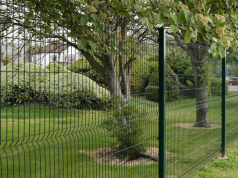 The Environmental Benefits of Opting for a Chain Link Fence