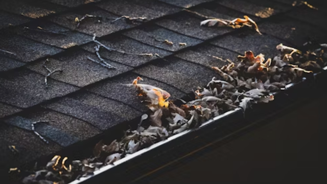 5 Tell-Tale Signs that it’s Maybe Time for Gutter Replacement