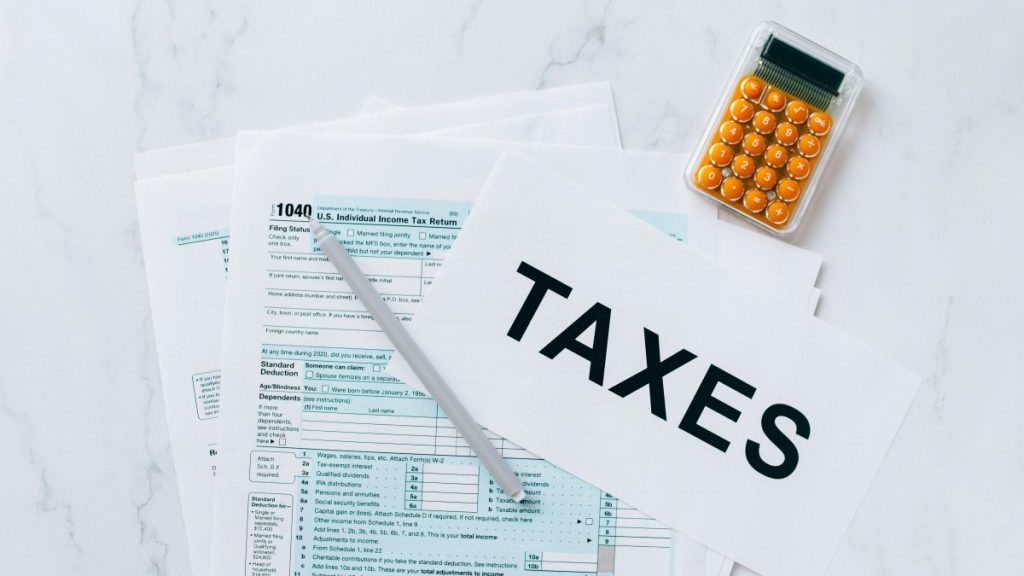 Digital Tools for Freelancers to Manage Their Taxes Efficiently