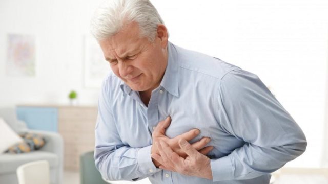 What are the signs of heart failure?