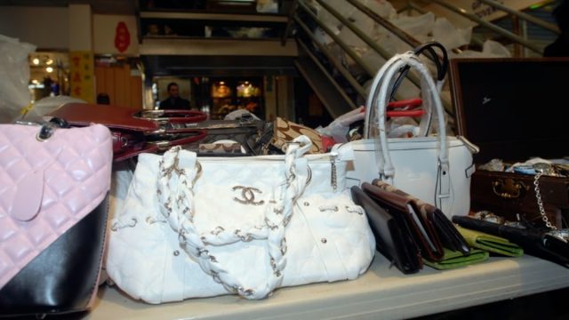 Buying Luxury Goods from Replica Sites Comes With Risks and Considerations to Know